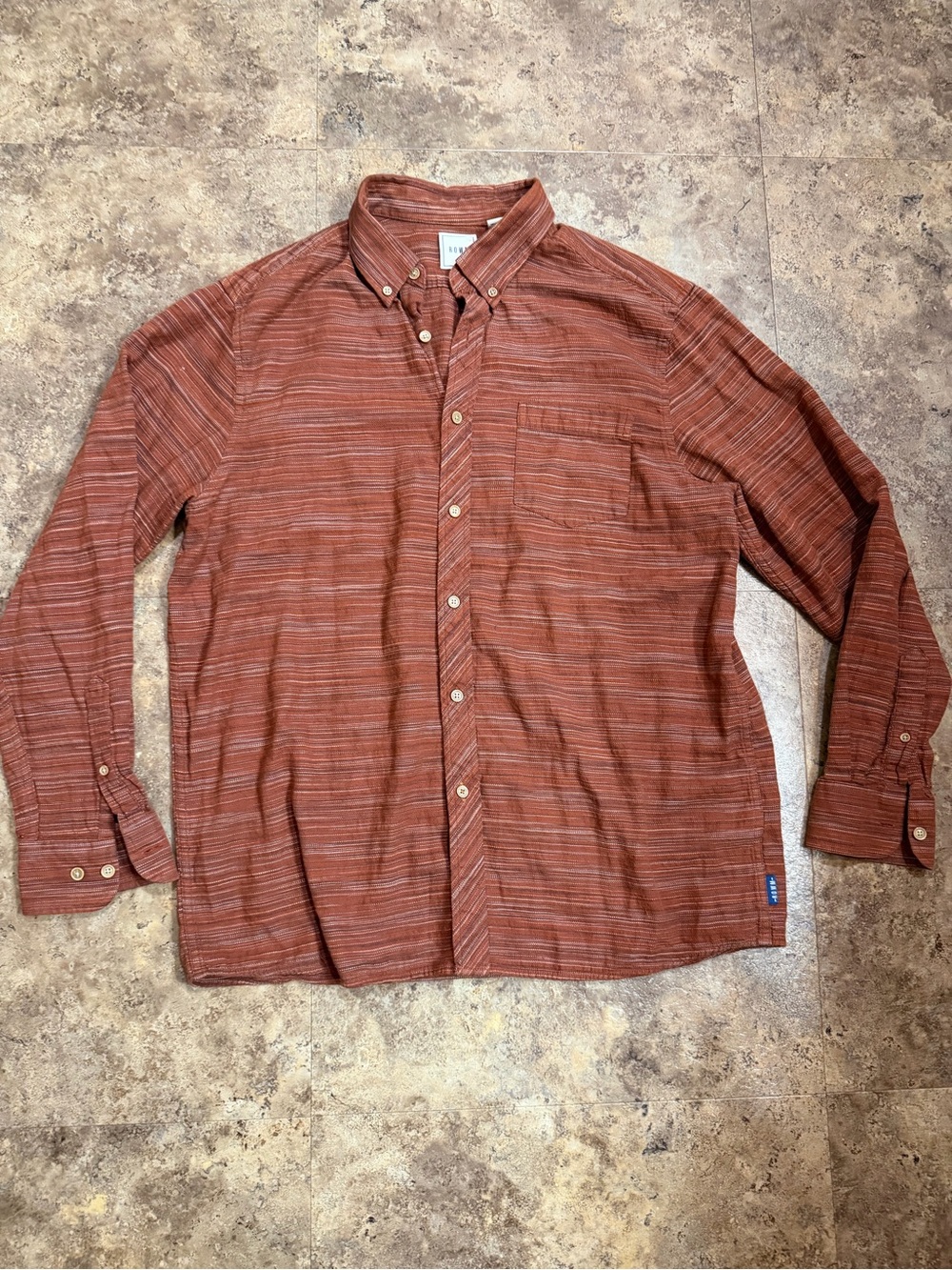 Men’s ROWM top- size large